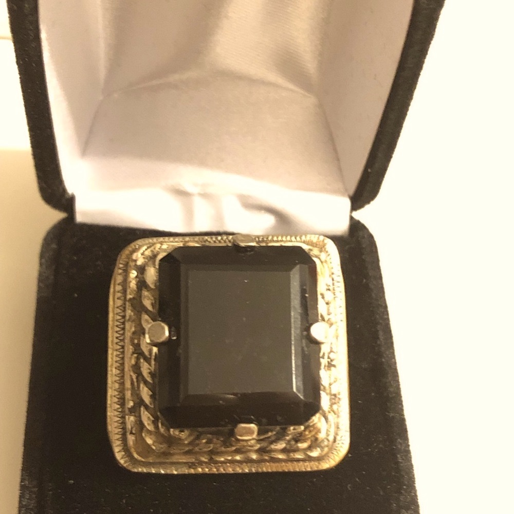 Square onyx adjustable ring.